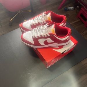 Nike dunk lows USC colors red and white good condition size 10 only wore 2 time